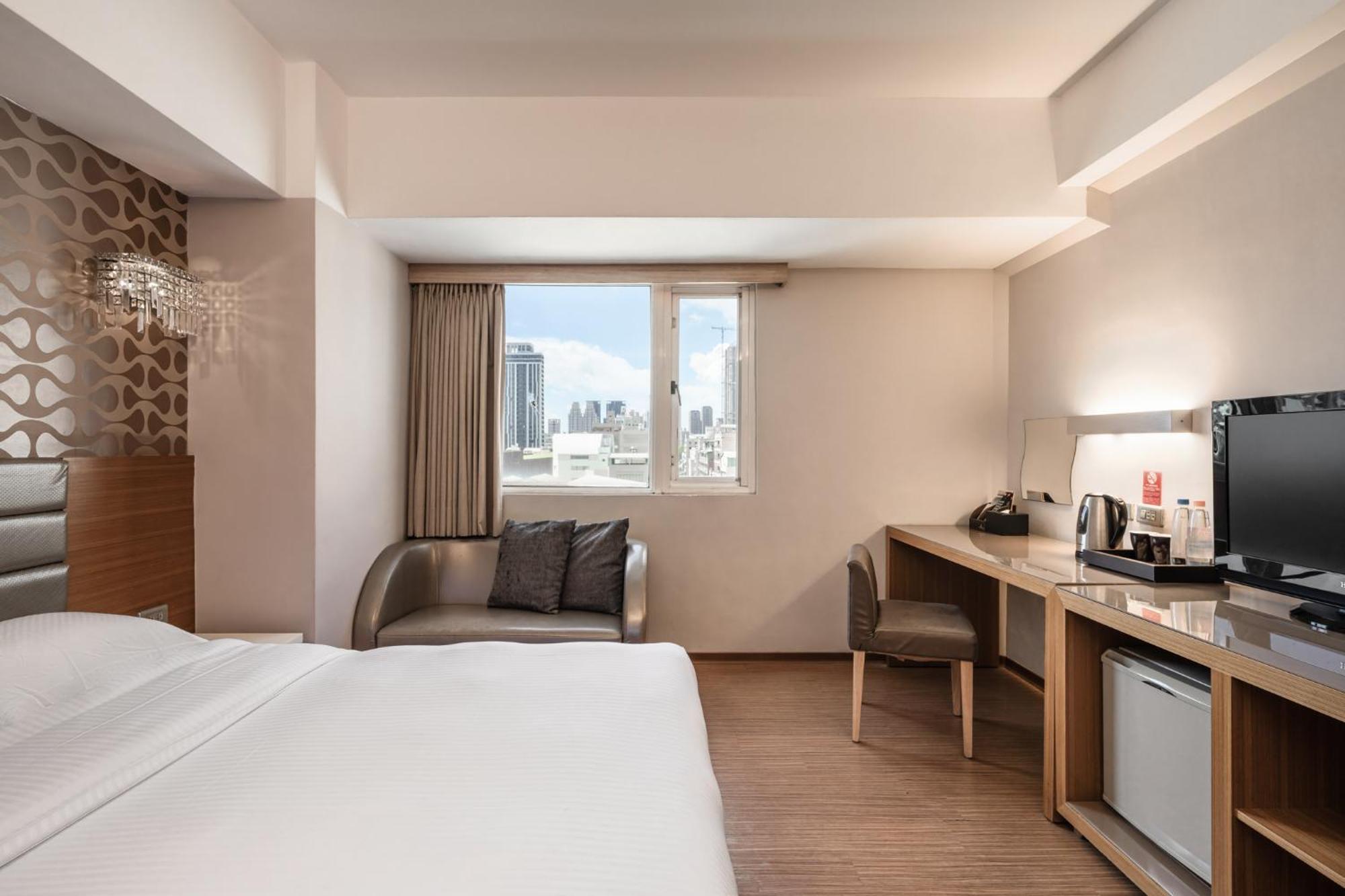 The Riverside Hotel Esthetics Kaohsiung Exterior photo