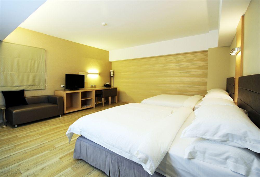 The Riverside Hotel Esthetics Kaohsiung Exterior photo