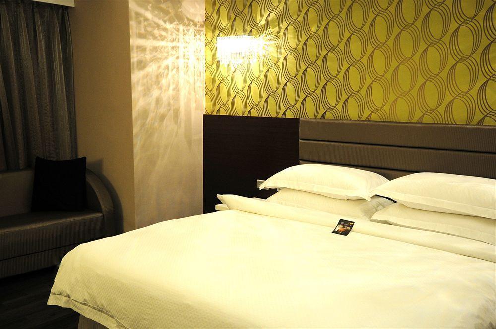 The Riverside Hotel Esthetics Kaohsiung Exterior photo